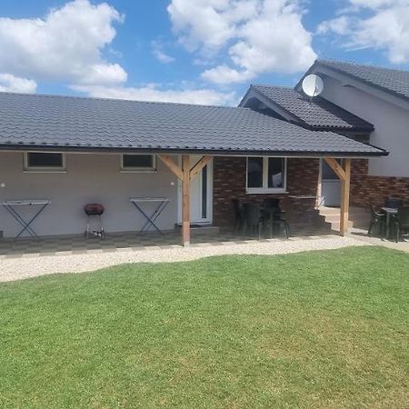 Alexej Apartmany Veľký Meder Buitenkant foto